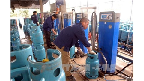 Giá gas giảm 10.000 đồng/bình 12 kg
